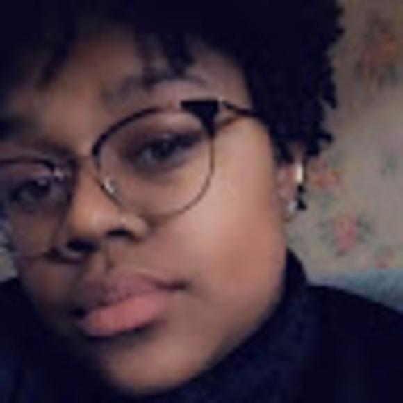 Meet your Posher, Amanda - Picture 1 of 1